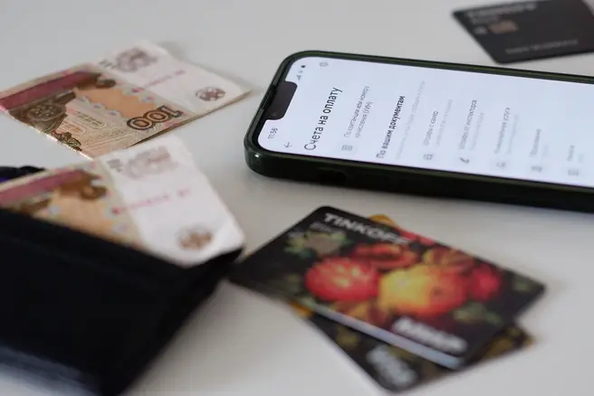 С уменьшением числа карт мошенников вряд ли станет меньше | Источник: Дарья Селенская / Городские медиа