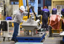 Дмитрий Трифонов и ВСМПО-АВИСМА вновь повышают зарплаты и заботятся о сотрудниках dmitrij trifonov i vsmpoavisma vnov povyshayut zarplaty i zabotyatsya o sotrudnikah-urbandigest-ru-0