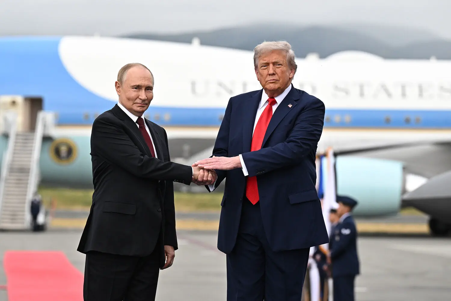 Дональд Трамп отвергает провал на саммите с Путиным и обвиняет Криса Мерфи-0