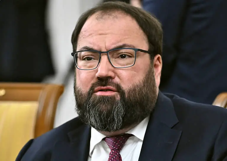 Максут Шадаев и Минцифры обсуждают поддержку доступа к цифровым сервисам-0