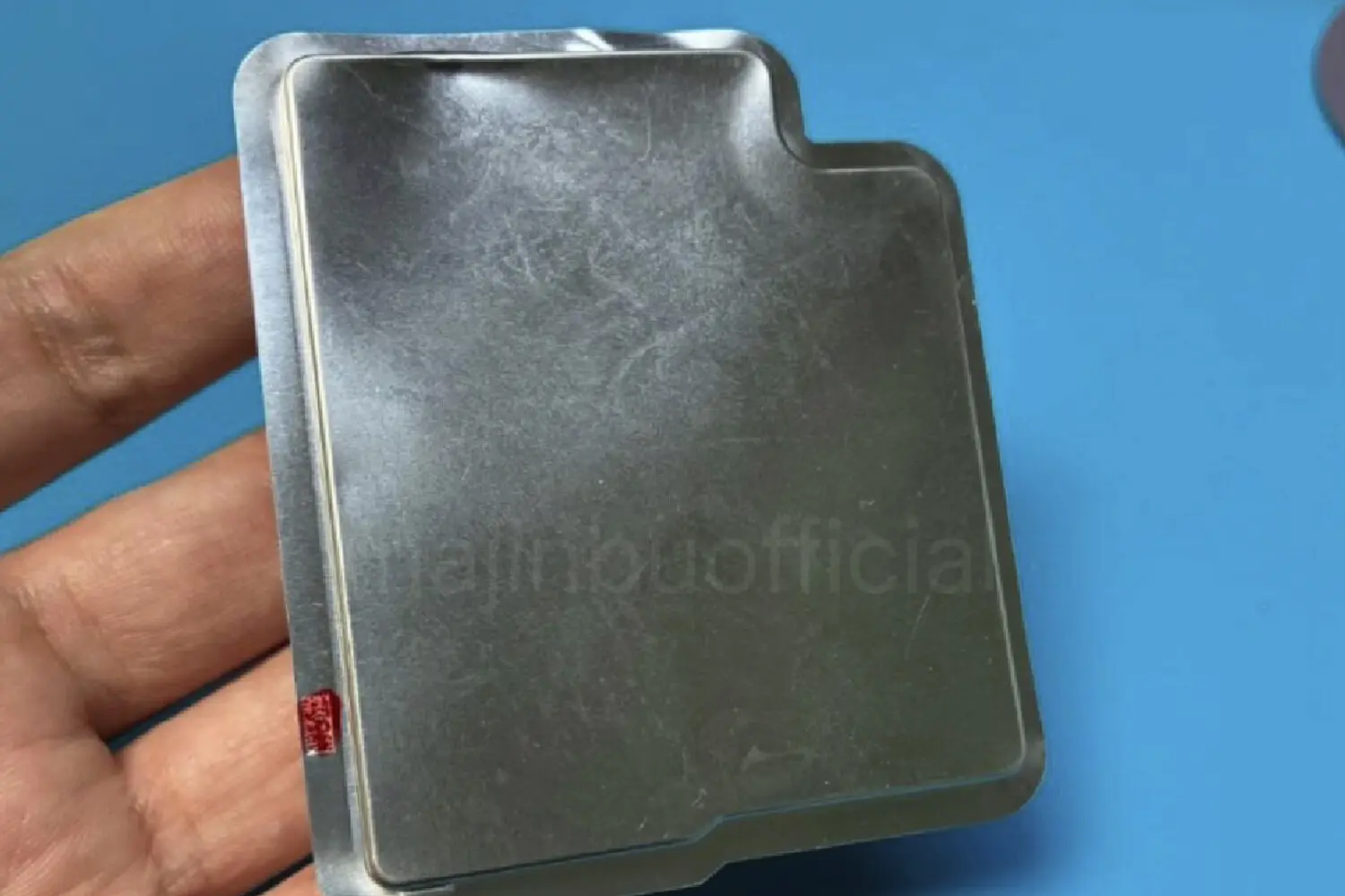 Apple представила iPhone 17 Air как прорыв в тонкости и стиле будущего-0