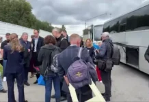 Журналисты шокированы условиями на саммите Владимира Путина и Дональда Трампа zhurnalisty shokirovany usloviyami na sammite vladimira putina i donalda trampa-urbandigest-ru-0