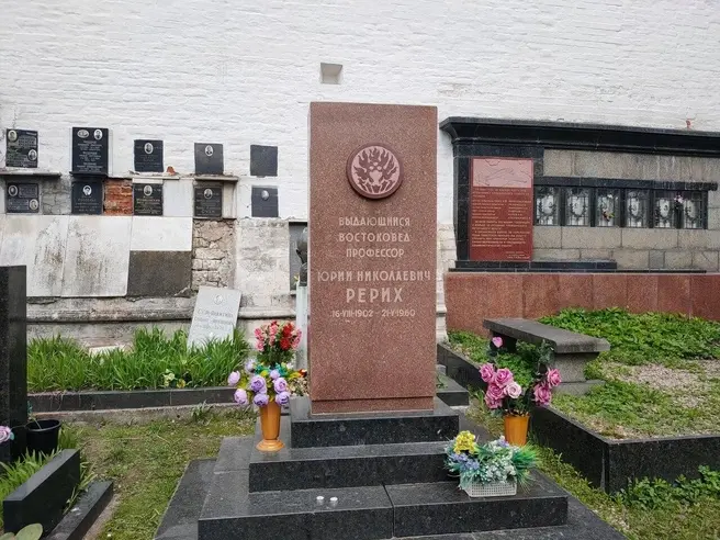 Колумбарий Новодевичьего кладбища в Москве ждет капитальный ремонт | Источник: Михаил Арамилев / «Яндекс Карты»