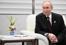 Дмитрий Песков рассказал на ВЭФ о взглядах Владимира Путина на книги и кино о нем dmitrij peskov rasskazal na vef o vzglyadah vladimira putina na knigi i kino o nem-urbandigest-ru-0