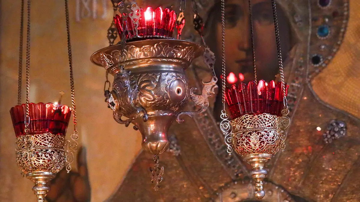 В РПЦ разрешили мужчинам целовать друг друга в губы