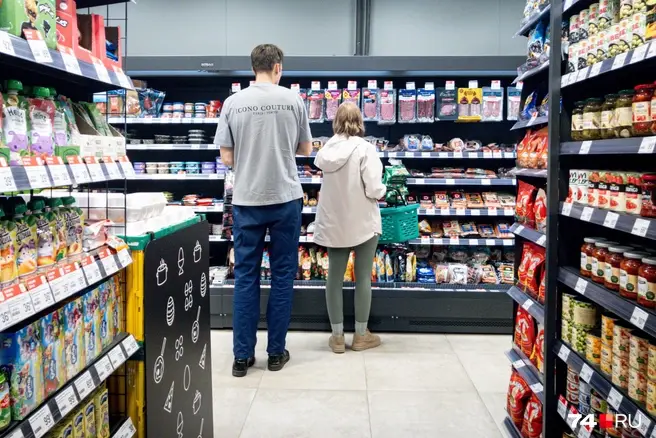 Покупатель сможет ее заметить, только внимательно вчитываясь в состав каждого продукта, который покупает | Источник: Наталья Лапцевич / 74.RU