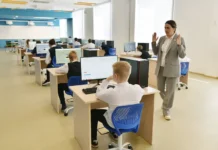 Ward Howell, Ирина Жарова-Райт и Максим Карпов о будущих лидерах и развитии школьников irina zharovarajt i maksim karpov o budushhih liderah i razvitii shkolnikov-urbandigest-ru-0