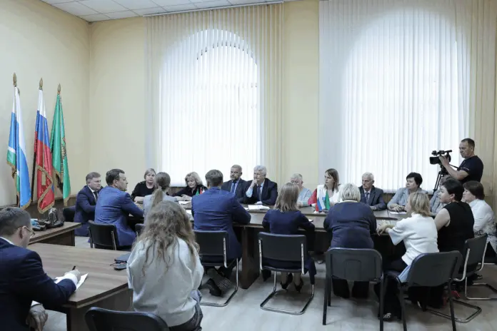 Людмила Бабушкина и Алексей Долгов ускоряют развитие карты «Уралочка» в Камышлове-0