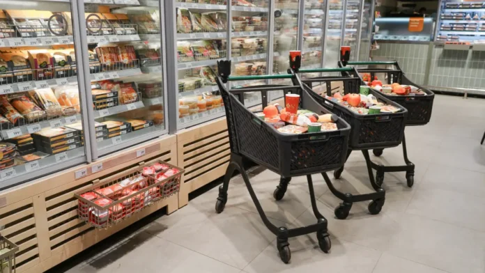 torzhestvennoe otkrytie 1000go supermarketa perekrestok s uchastiem raisy polyakovoj-urbandigest-ru-0
