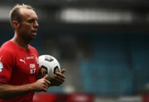 Денис Глушаков и его искренние эмоции в матче с «Локомотивом» и «Спартаком» denis glushakov i ego iskrennie emoczii v matche s lokomotivom i spartakom-urbandigest-ru-0