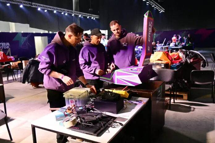 Денис Паслер открывает IT-конгресс «Форум будущего» в Екатеринбурге для инженеров мира-0