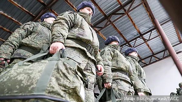 Госдума одобрила закон о круглогодичном призыве на службу