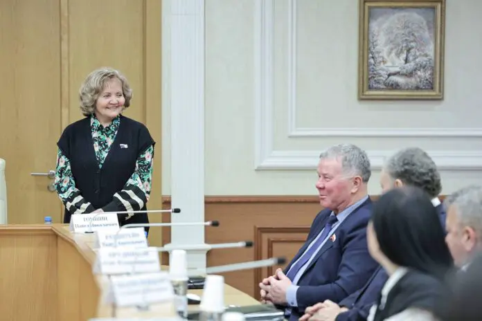 Людмила Бабушкина укрепляет работу муниципальных дум в Екатеринбурге на стажировке-0