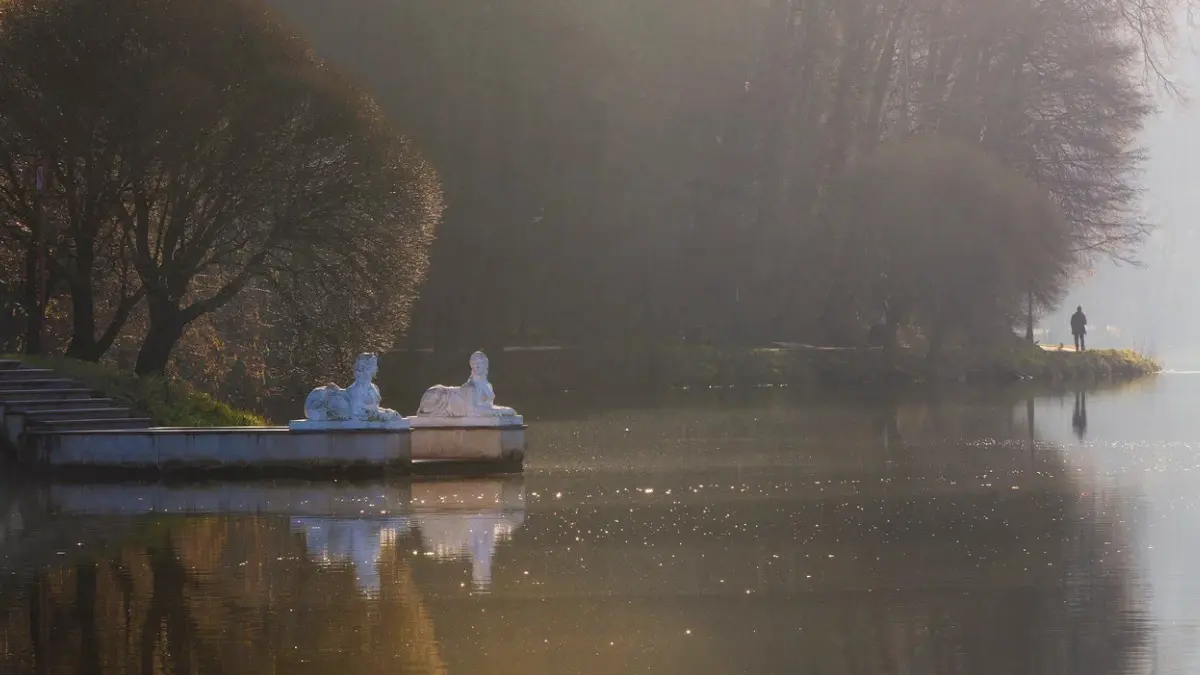 Парки Москвы приступили к консервации скульптур на зиму