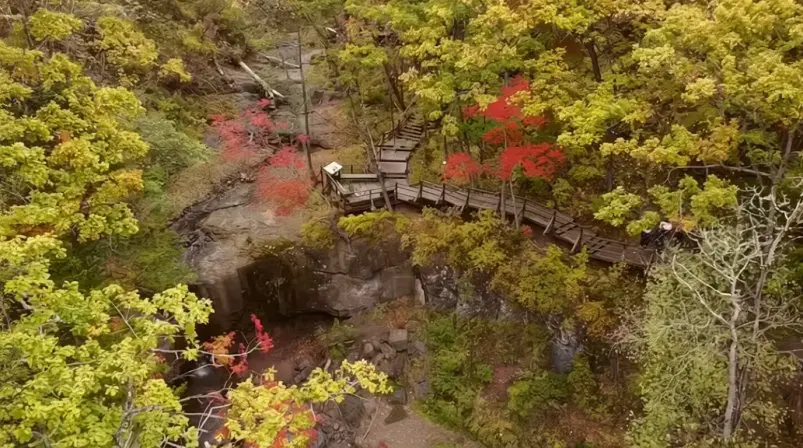 Кравцовские водопады стоп-кадр из видео нацпарка &quotЗемля леопарда&quot