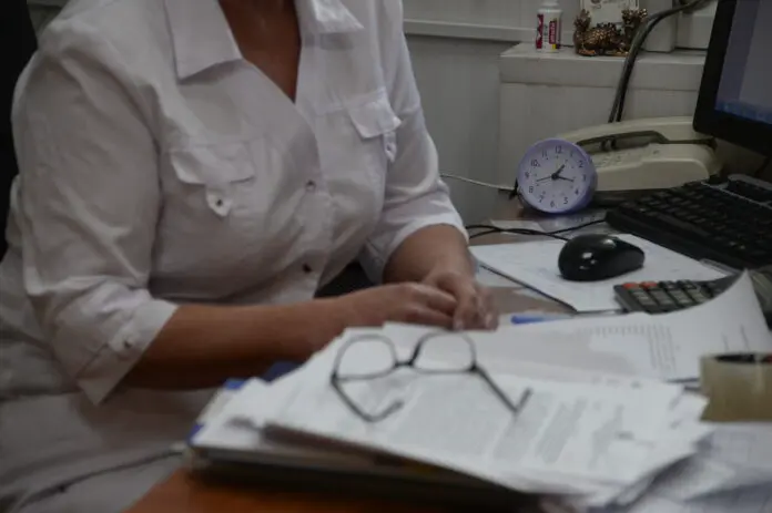 Программа «Земский доктор» и господдержка помогают привлечь врачей в Свердловской области-0