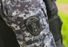 Росгвардейцы задержали дебошира в хостеле Москвы и восстановили порядок rosgvardejczy zaderzhali deboshira v hostele moskvy i vosstanovili poryadok-urbandigest-ru-0