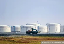 Санкции США и ЕС создают новые вызовы и возможности для «Роснефти» и «Лукойла» sankczii ssha i es sozdayut novye vyzovy i vozmozhnosti dlya rosnefti i lukojla-urbandigest-ru-0