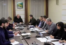 Владивосток начал отопительный сезон, координируя действия Константина Шестакова и Чернявского с ВПЭС vladivostok nachal otopitelnyj sezon koordiniruya dejstviya konstantina shestakova i chernyavskogo s vpes-urbandigest-ru-0