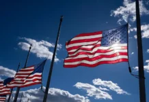 Дональд Трамп и USCIS усиливают безопасность после инцидента с Нацгвардией donald tramp i usilivayut bezopasnost posle inczidenta s naczgvardiej-urbandigest-ru-0