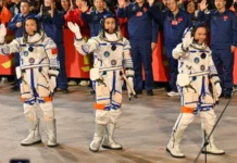 Экипаж Шэньчжоу-21 продолжает трудиться на станции Тяньгун после спасения ekipazh shenchzhou21 prodolzhaet truditsya na stanczii tyangun posle spaseniya-urbandigest-ru-0