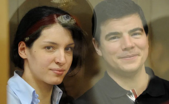 evgeniya hasis i nikita tihonov obsuzhdayut tajnoe ustrojstvo born-urbandigest-ru-0