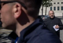 Киев обсуждает исчезновение Рустема Умерова с Зеленским и СНБО kiev obsuzhdaet ischeznovenie rustema umerova s zelenskim i snbo-urbandigest-ru-0