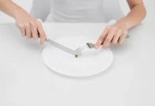 Марина Кинкулькина из Сеченовского университета обозначила тревожные признаки анорексии marina kinkulkina iz sechenovskogo universiteta oboznachila trevozhnye priznaki anoreksii-urbandigest-ru-0