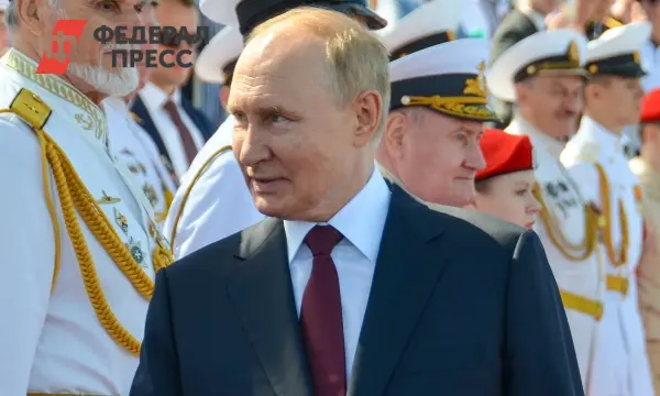 Путин заявил, что ледокол "Сталинград" способствует лидерству России в Арктике-0