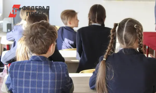 Рособрнадзор и Министерство образования Рязанской области вручили 13 школам знак качества!-0