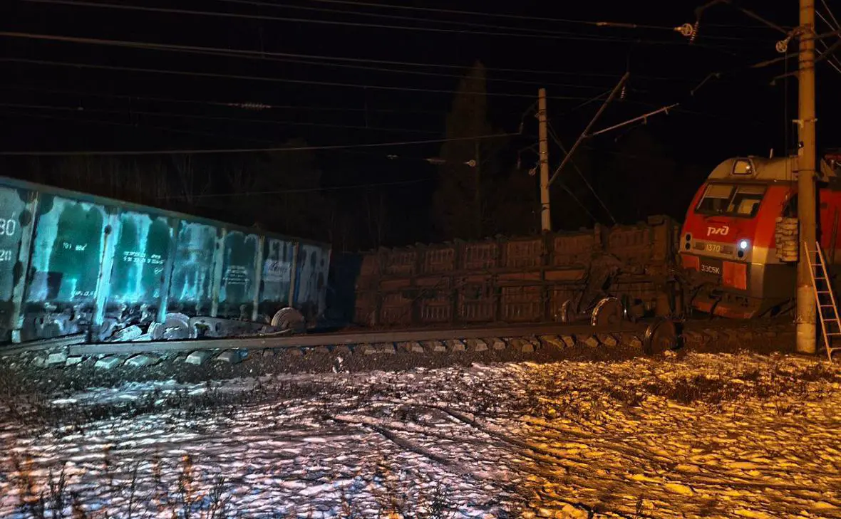 Последствия схода грузовых вагонов в Иркутской области (Восточное межрегиональное следственное управление на транспорте СК России)