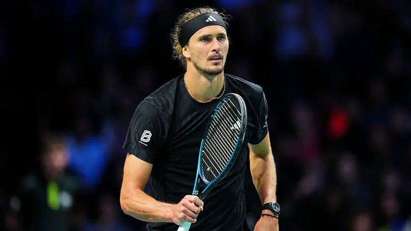 Медведев уступил Звереву и не смог выйти в полуфинал «Мастерса» в Париже