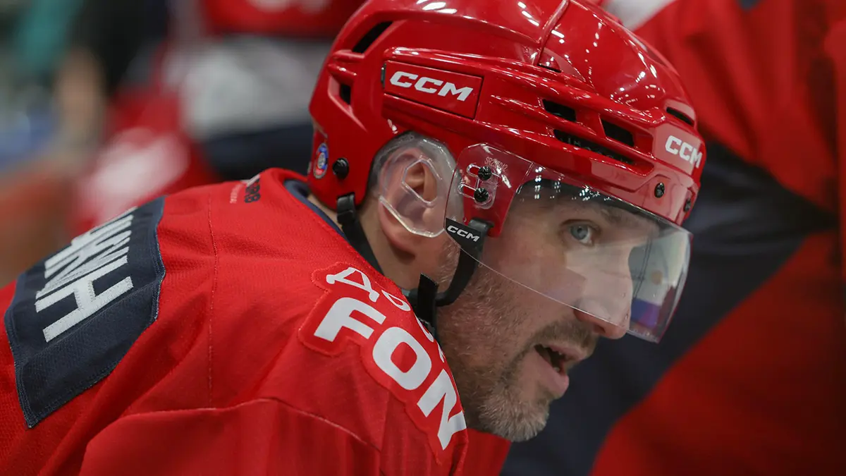 Овечкин вступил в потасовку с американским хоккеистом во время матча НХЛ