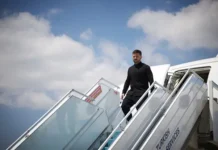 Дроны преследовали Зеленского над Ирландией в загадочной эскадрилье drony presledovali zelenskogo nad irlandiej v zagadochnoj eskadrile-urbandigest-ru-0