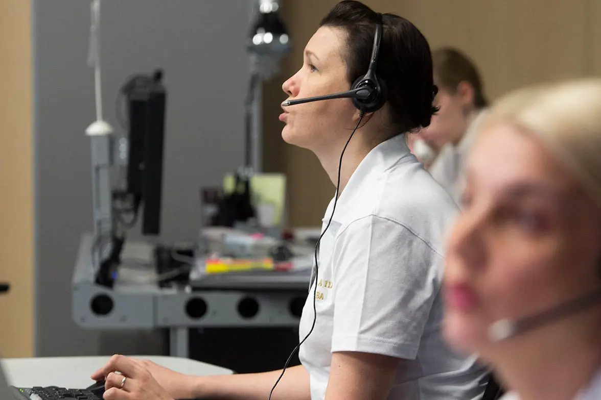 Искусственный интеллект на службе: как нейросети помогают повышать качество консультаций на столичных горячих линиях