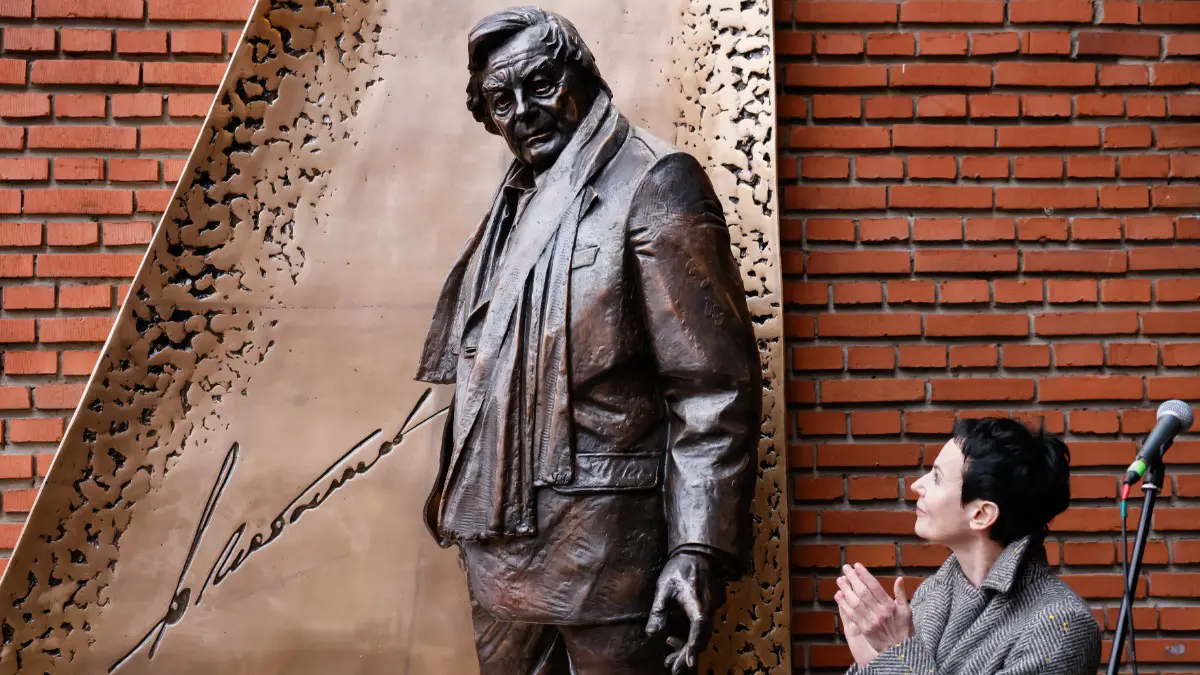 Директор Театра на Таганке Ирина Апексимова на открытии памятника Юрию Любимову