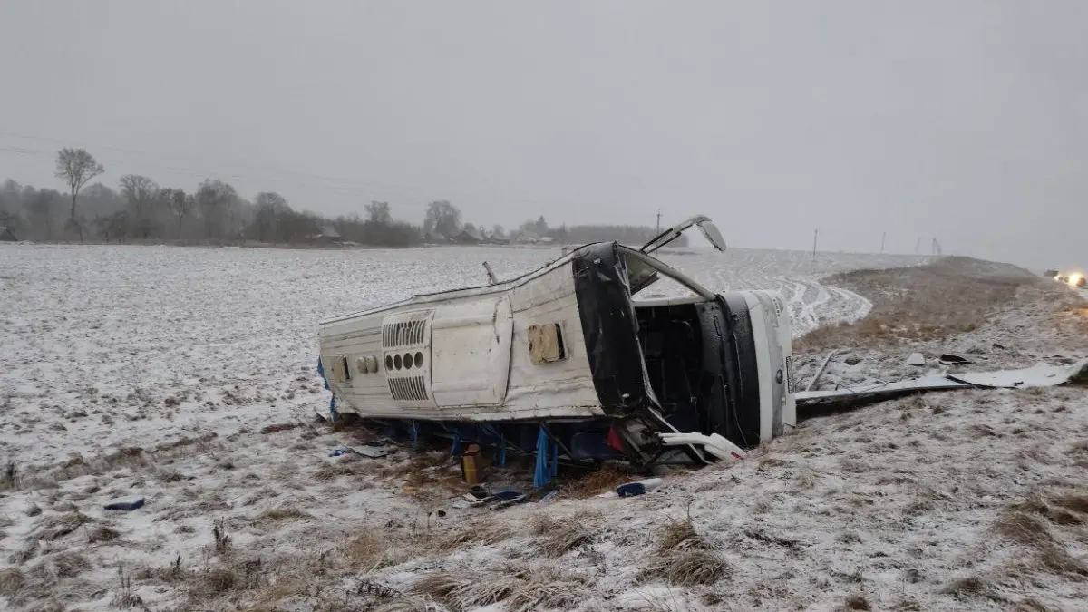 Четверо россиян попали в ДТП с автобусом в Витебской области