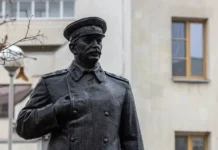 Памятник Сталину и роль Екатерины Ложеницыной в судьбе Вологодского музея-заповедника pamyatnik stalinu i rol ekateriny lozheniczynoj v sudbe vologodskogo muzeyazapovednika-urbandigest-ru-0