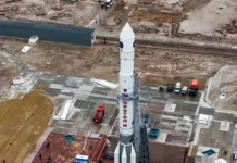 roskosmos perenes pusk rakety protonm s apparatom elektrol 5 dlya proverki-urbandigest-ru-0