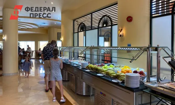 Россиянка поделилась удивлением от поведения туристов в отеле ОАЭ-0