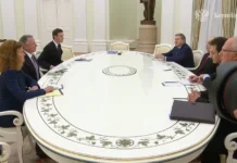 Статуи Петра I и Екатерины II создали напряжённость на встрече Путина и Уиткоффа statui petra i ekateriny sozdali napryazhyonnost na vstreche putina i uitkoffa-urbandigest-ru-0