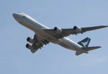 В аэропорту задержан 20-летний пассажир из КНР после инцидента на борту Cathay Pacific v aeroportu zaderzhan 20letnij passazhir iz knr posle inczidenta na bortu -urbandigest-ru-0