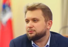 Борис Чернышов и Сергей Кравцов высказали поддержку обновлению ролей классных руководителей в российских школах boris chernyshov i sergej kravczov vyskazali podderzhku obnovleniyu rolej klassnyh rukovoditelej v rossijskih shkolah-urbandigest-ru-0