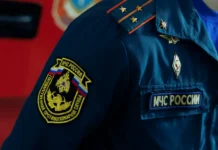 Герои МЧС России во Владивостоке спасли 42 человека из сильного пожара geroi mchs rossii vo vladivostoke spasli 42 cheloveka iz silnogo pozhara-urbandigest-ru-0