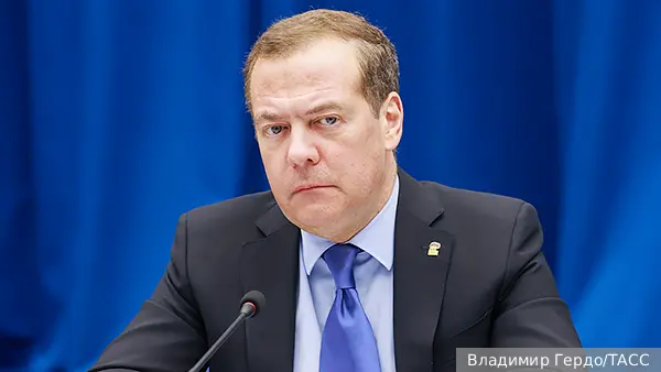Медведев резко отреагировал на операцию США в Венесуэле