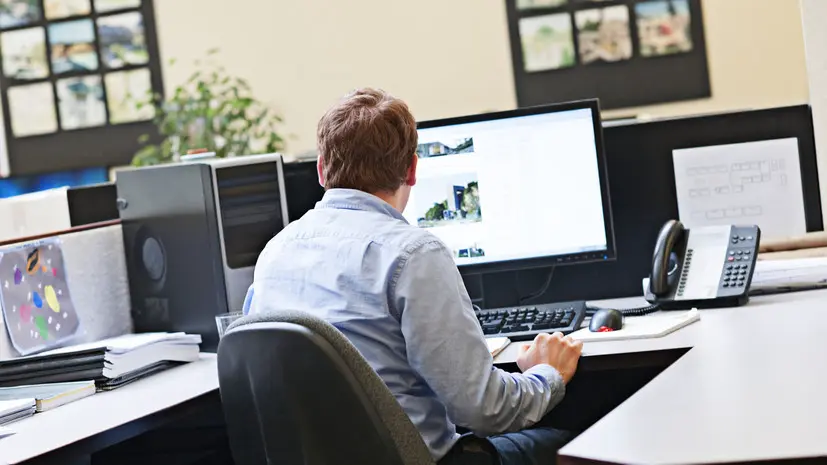 Исследование: 23% опрошенных россиян подрабатывали на новогодних праздниках