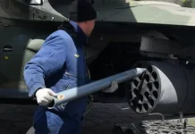 Сергей Лебедев рассказывает о ударе Искандер-М по сборке беспилотников в Чернигове sergej lebedev rasskazyvaet o udare iskanderm po sborke bespilotnikov v chernigove-urbandigest-ru-0