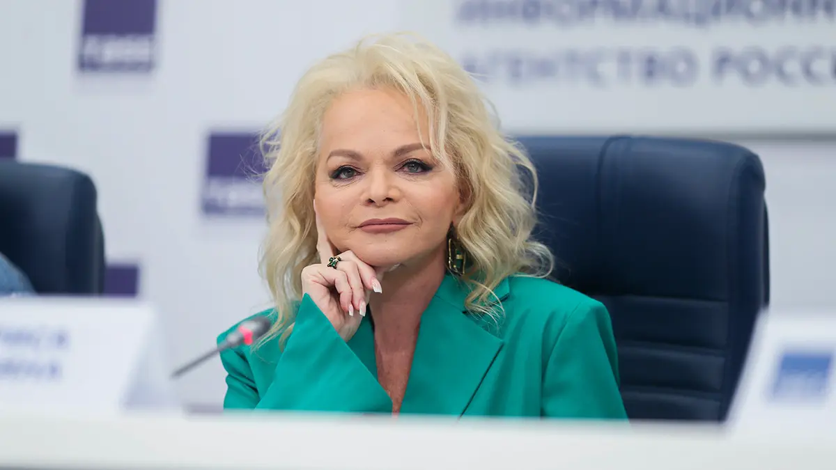 Директор Долиной объяснил отмену ее концертов в нескольких городах