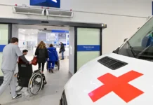 Спасатели Волгограда героически спасли девушку с моста через Волгу spasateli volgograda geroicheski spasli devushku s mosta cherez volgu-urbandigest-ru-0