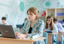 Департамент образования и науки: школьникам Москвы цифровые подарки departament obrazovaniya i nauki shkolnikam moskvy czifrovye podarki-urbandigest-ru-0